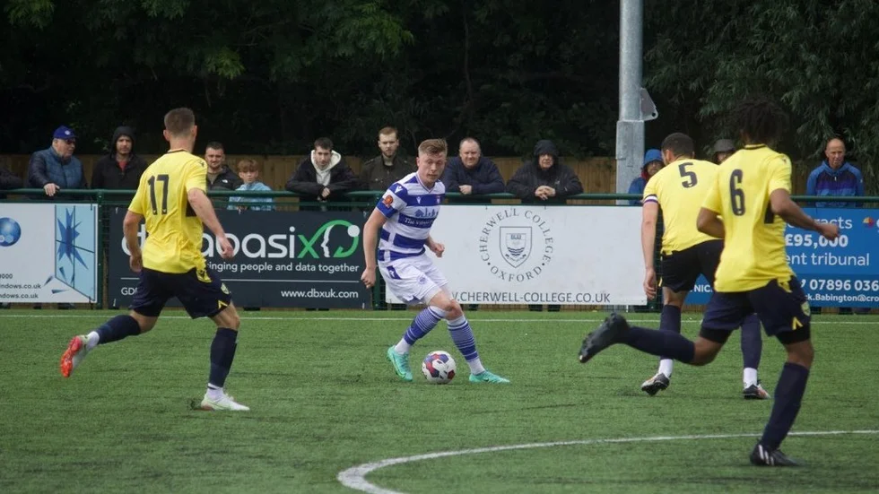 Jens Hägg i Oxford Citys tröja under en träningsmatch i somras.