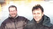  Nu satsar vi på fiskepremiären på söndag med landshövdingen och en premiärtävling, säger Kenneth Israelsson, till höger, från Cityfiske  och Conny Enström från Norrköpings kommun.
FOTO: ROBERT SVENSSON