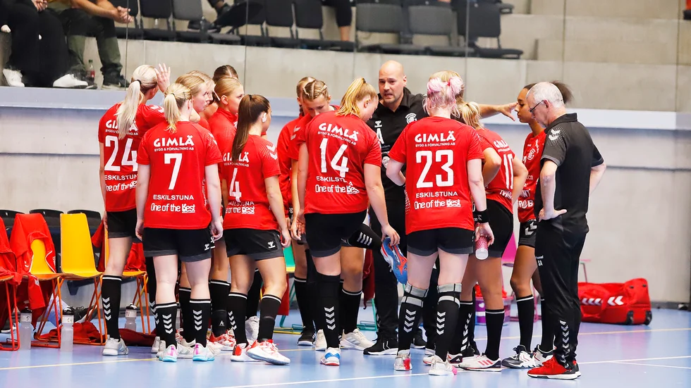 Guif förlänger med niometersspelaren Tilde Jäderholm.