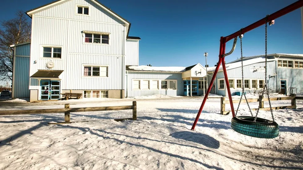 "Det här är bara början på kampen mot landsbygden. Snart lever vi i en kommun där vår vackra landsbygd, som vi är så stolta över, med våran fantastiska natur och härliga gemenskap, förvandlats till en spökbygd", skriver Elin Danielsson.
