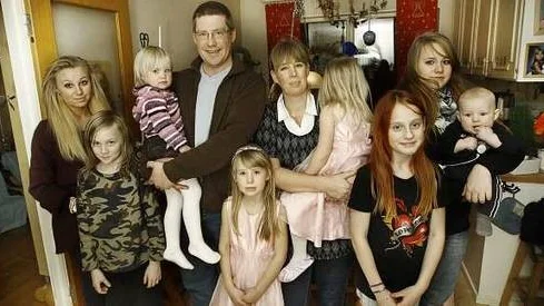 Familjen Wetterholm. Från vänster: Patricia, Robert, Lovelia, Per Novalier, Carola, Trixie, Corrinda, Janelle, Jordan.