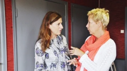 Eleonore Lind och Lottie Wahlin leder utbildningen.