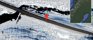 Flera stillastående lastbilar på E10 - helt stopp i ett körfält