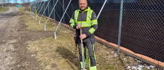 Visholmens tennisbanor på väg att lysas upp – grävjobb trots kyla: "Behöver använda en skopa"