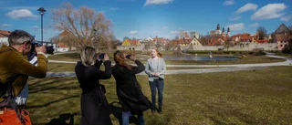 Annie Lööf anlände till ett strömlöst Gotland • ”Tredje elkabeln behöver snabbas på”
