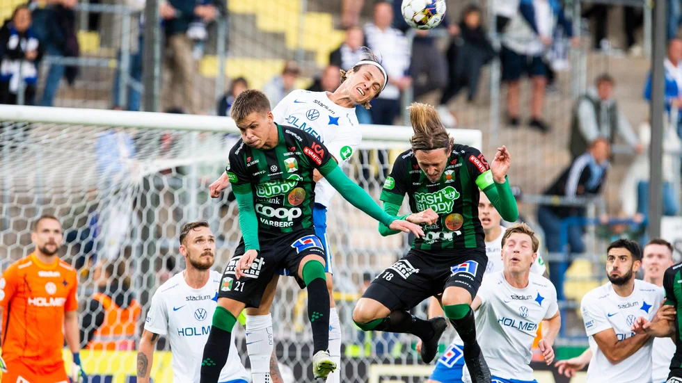 Jonathan Levi jagar första allsvenska poängen mot Varberg.