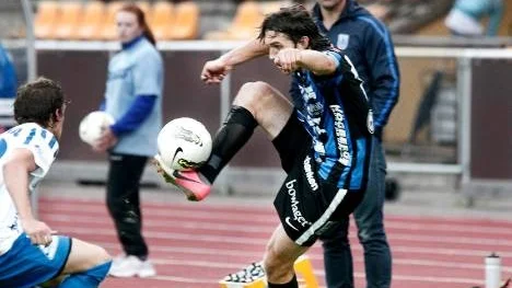 Uppsalas Messi - Ian Sirelius - jagar nya mål och vinst i bortamötet med Frej.