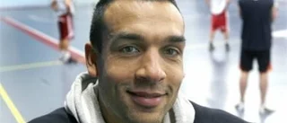 Är Delvon Johnson på väg bort från Uppsala Basket?