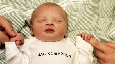 Hon kom först, Nova.