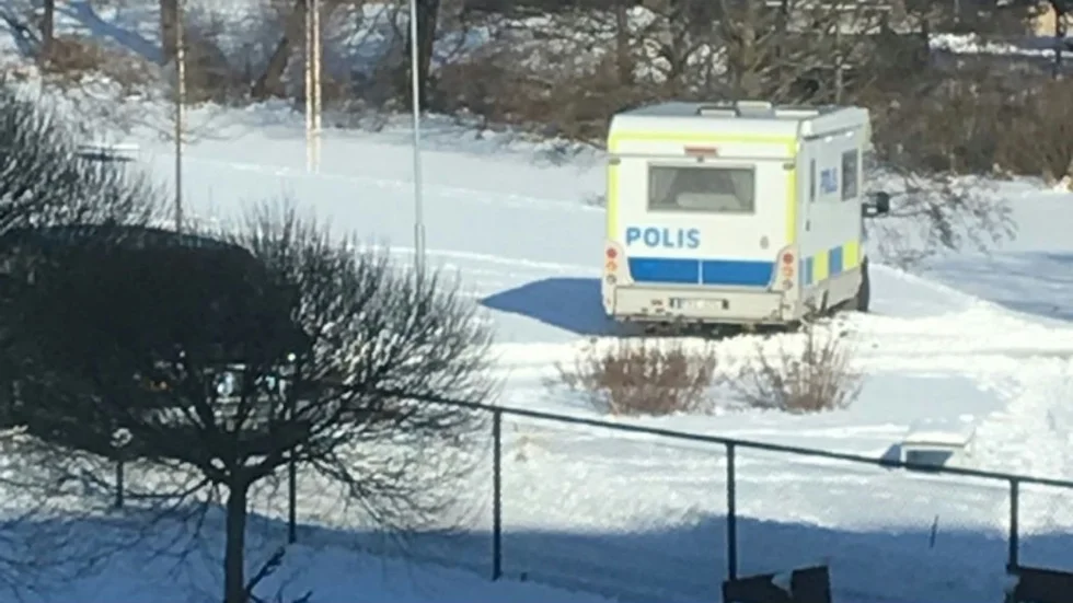 Polisens tekniker är på plats i närheten av Fyrishov.
