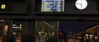 Fortsatta tågförseningar - snön ställer till det
