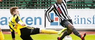 Tvingas sälja lotter för att få träna