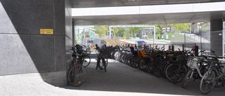 Cykelkaos blockerar vägen