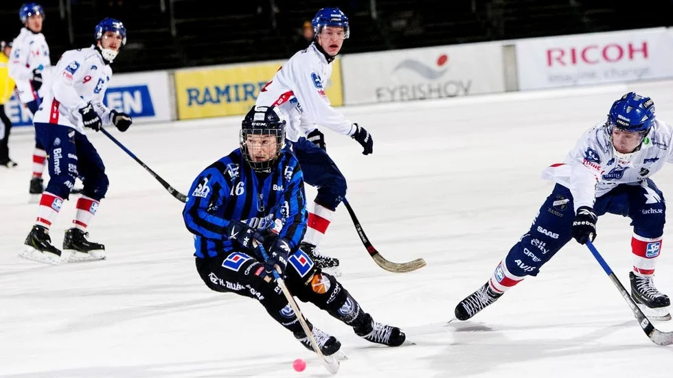 Svårt motstånd. Robin Olsson och hans Sirius hade det tufft mot Edsbyn senast (1–3). I kväll möts lagen igen.