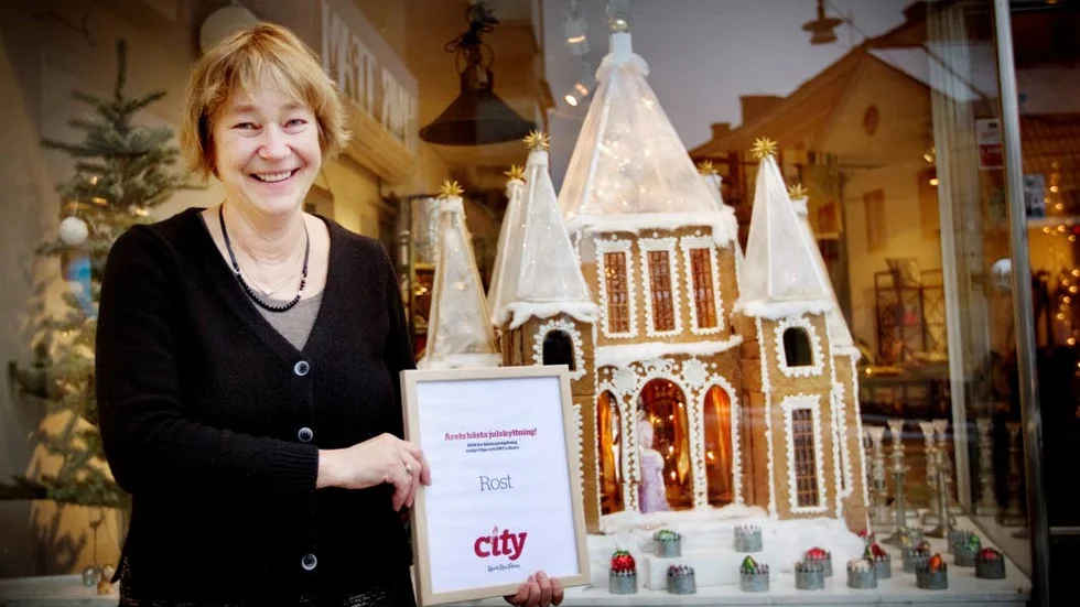 Vinnare. Anna Karin Sjöbloms pepparkaksfyllda skyltfönster vann med hela 23 procent av rösterna. Totalt var det 885 personer som röstade.