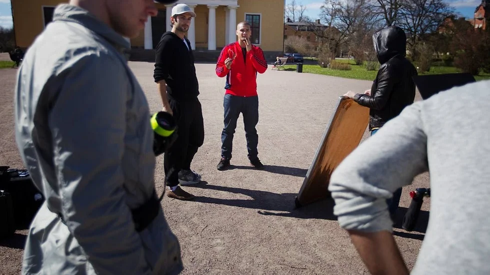 Dani M och hans inspelningsteam i Botaniska trädgården i Uppsala.