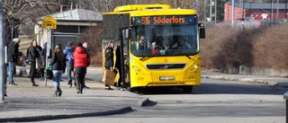 Hot och fylla på bussen