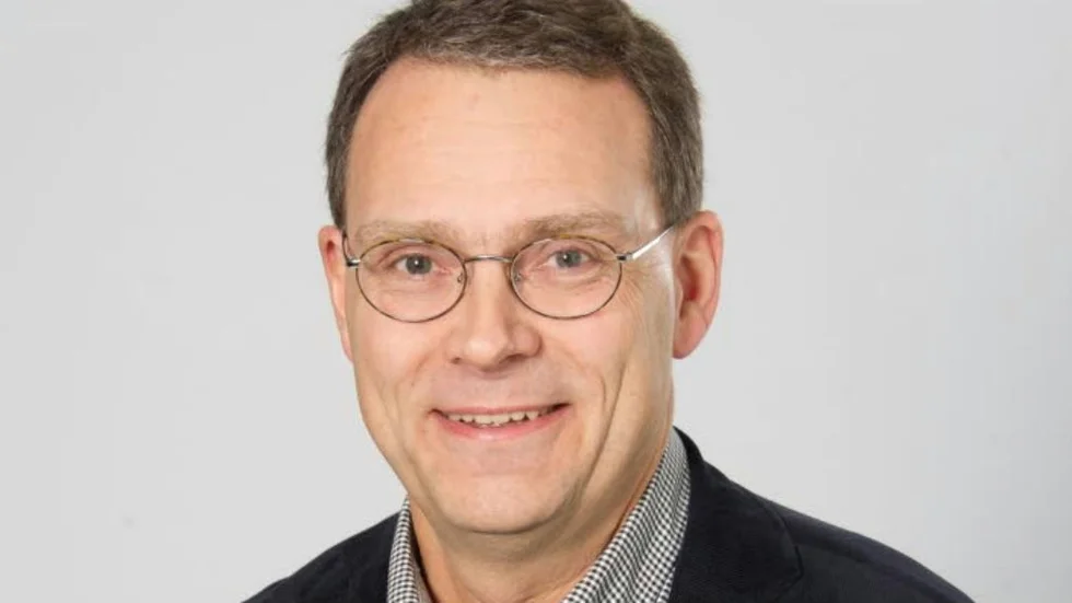 Arbetslöshet. Socialbidragskostnaderna i kommunerna har ökat, skriver Ulrik Wärnsberg med flera.