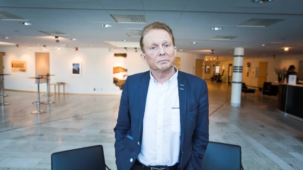 Regionrådet Kenneth Backgård säger att all verksamhet utanför hälso- och sjukvården ska genomlysas.