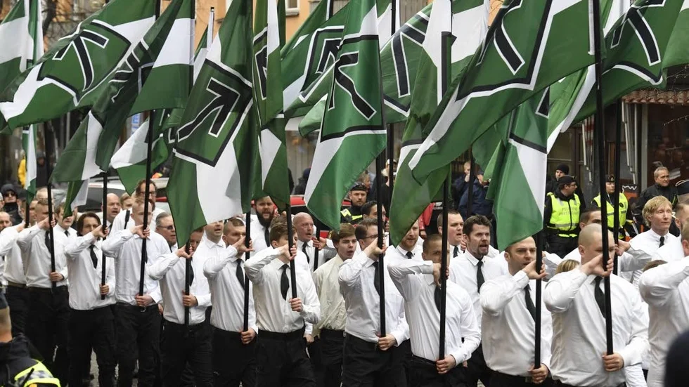 Den 32-årige mannen ingår i den nazistiska organisationen Nordiska motståndsrörelsens manskap i Luleå.