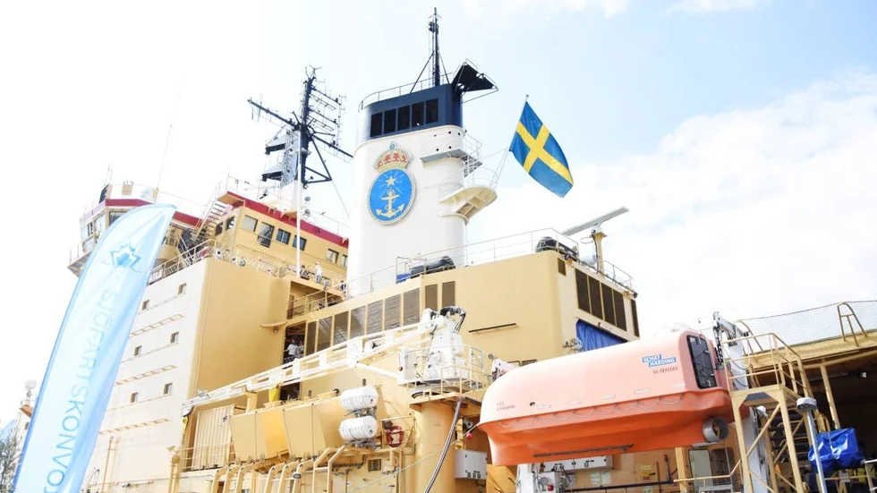 Under hösten, augusti till och med oktober, kommer isbrytarna att åka på en rekryterings- och informationsturné till fem olika städer i Sverige.