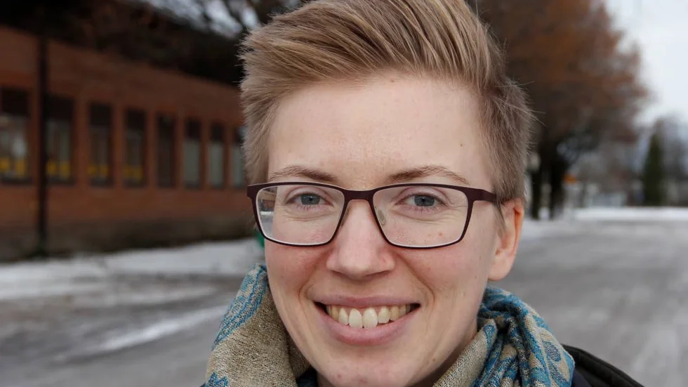 Puffar på. Emma Andersson, projektledare för integration vid Tierps kommun