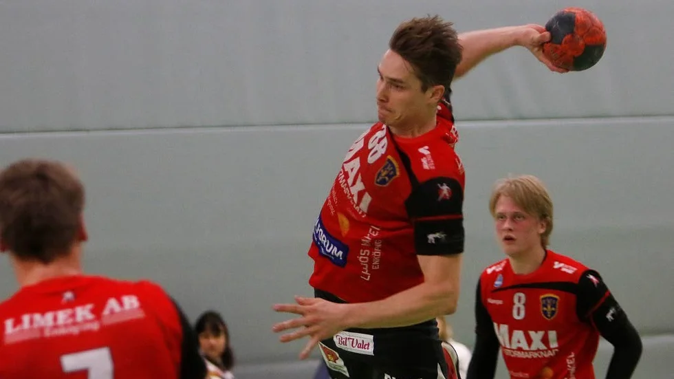 Elva mål. Marcus Lindström svarde för elva och EHS 37 mål mot Vassunda.