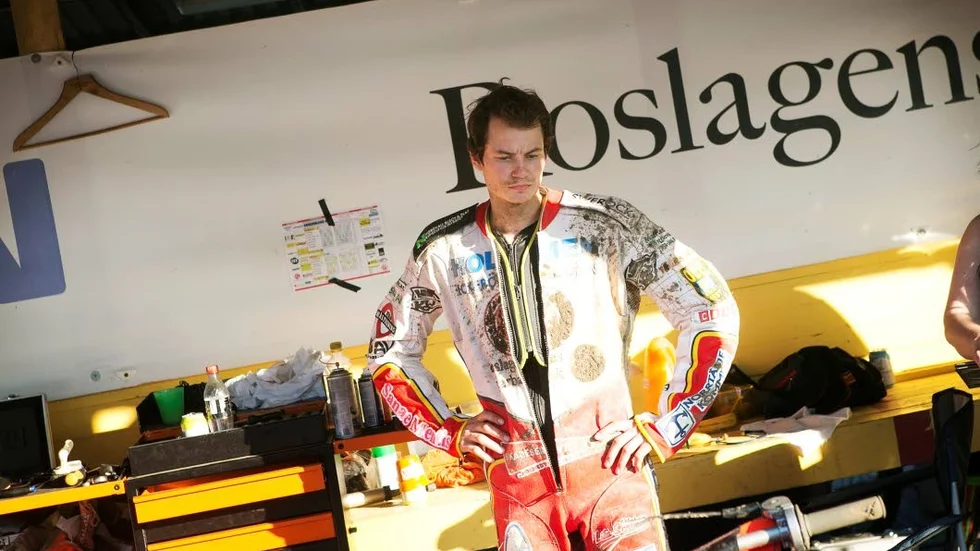 Säsongsdebut. John Lindman ersätter skadade Nicklas Porsing.