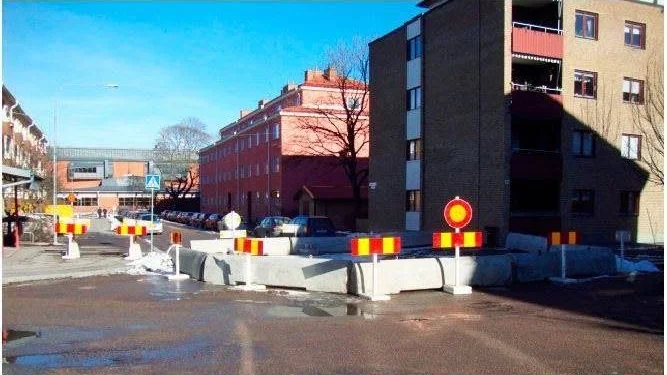 Så här såg det ut i korsningen Sturegatan-Geijersgatan från januari till långfredagen då gropen lades igen.