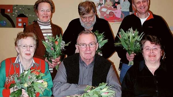 Avtackade på Horn/Hycklinge supporterklubbs sista årsmöte blev fr.v sittande Gun-Britt Hansson, Åke Eriksson, Marianne Eriksson och stående fr.v Stina Carlsson, Ove Svensson och Hans-Olof Kristensson.