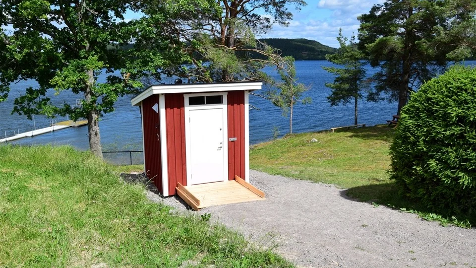 Den fina toan med ramp som är byggd vid badplatsen i Hycklinge är mycket omtalad. Foto: Morgan Karlsson
