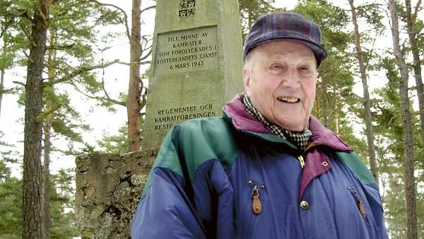 Det var skrämmande minnen som kom tillbaka för Vimmerbybon Nils Stenberg då han på onsdagen återvände till Ränneslätt i Eksjö och den minnessten som vittnar om den fruktansvärda sprängolyckan som krävde tio av Nils Stenbergs militärkamraters liv för i dag 60 år sedan.