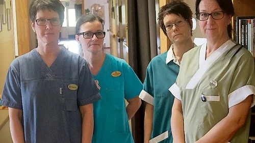 Emot delade turer. Liselott Isacsson, Ann-Sophie Karlsson, Maria Karlsson och Marie Larsson på äldre- och omsorgsboendet Eken skulle helst slippa delade turer.