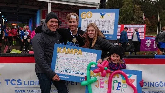 Jesper Gustafsson hade precis hunnit fylla 17 och därmed passera åldersgränsen för att springa Lidingöloppet i fjol. Det är antagligen därför som han är yngst att ha genomfört en svensk klassiker.