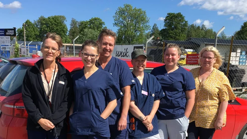 Anette Franzén, Anita Kulawiak, Björn Djerf, Minna Timonen, Amanda Ladan och Marie Olsson trivs på hemtjänsten i Heby. De har ett bra klimat och en bättre planering och struktur än tidigare.