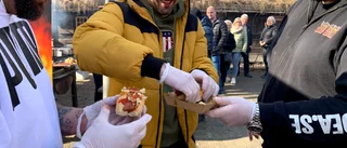 Här hettar det till på Korv och brödrundan i Nyköping: "Går inte ens att andas"