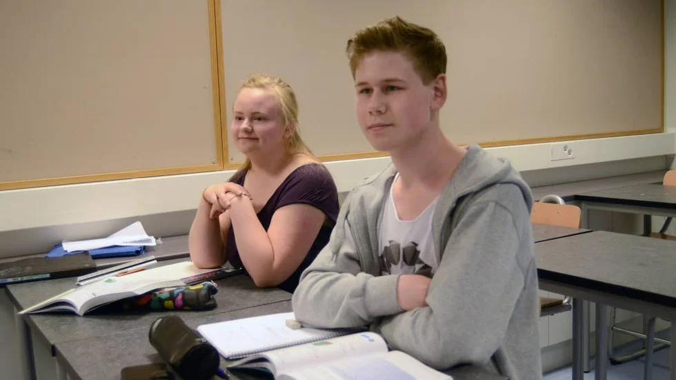 Belönade. Alma Lindsköld och Alvin Aronsson ska strax få ta emot sina stipendier.