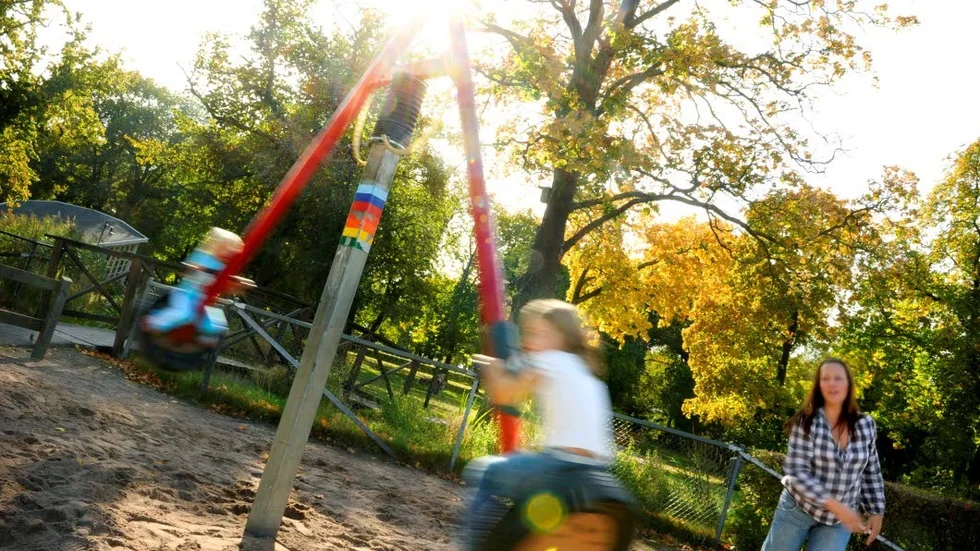 Lek i centralorten. Full fart i Västerviks stadspark. En brevskrivare önksar en lekpark i Hjorted.