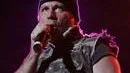 Stadionrock. Iron Maidens sångare Bruce Dickinson sviktar lite på de högsta tonerna men annars håller han i gång för fullt fortfarande.
