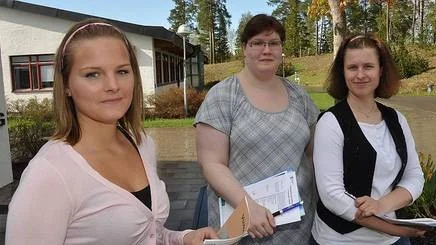 Maja Rehn, Jenny Widén och Sara Engvall kom till Studiecentrum Bruksgymnasiet för att få svar på sina frågor om utbildningar.