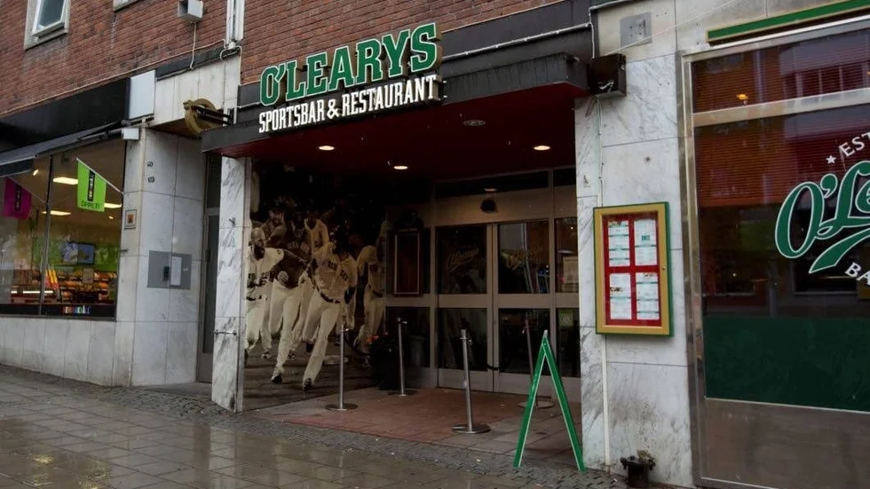O’Learys har haft tunga år ekonomiskt. Nu satsar man framåt med ett nytt bolag, och vill dementera rykten om konkurs. "Det har aldrig varit aktuellt", säger ägaren Hasse Almqvist.