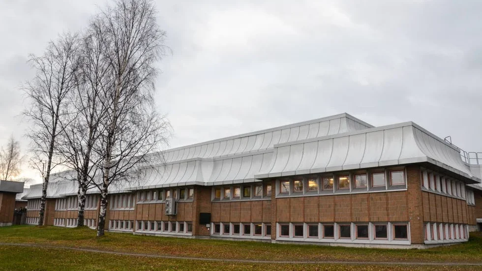 En man tog sig in på äldreboendet Klippan – med yxa.