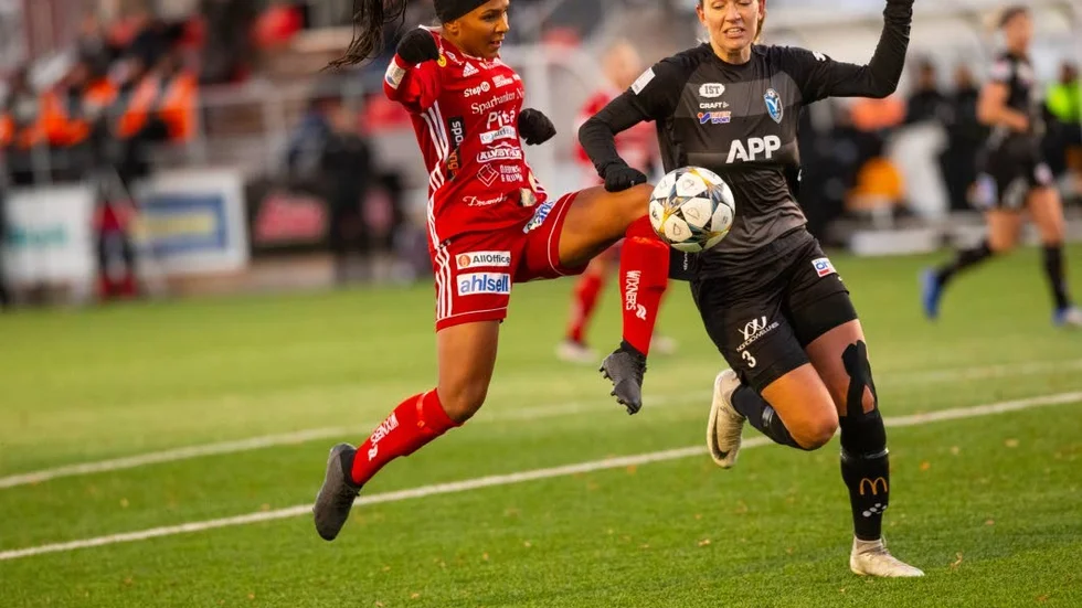 Madelen Janogy och hennes Piteå kunde pusta ut efter 3–2 i Göteborg.