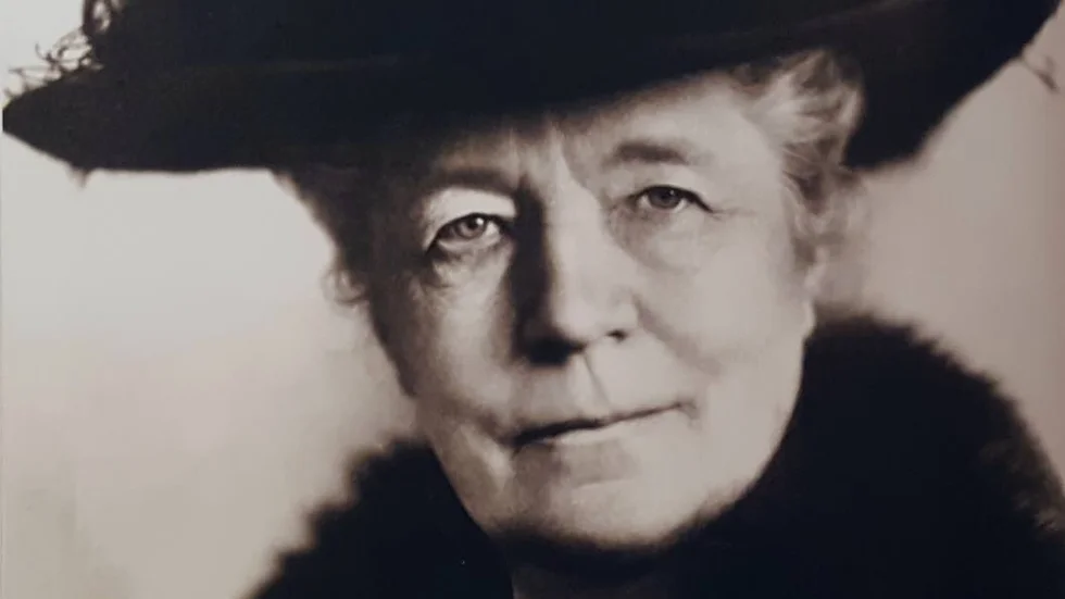 Selma Lagerlöf var första kvinna i tusen och ett sammanhang, skriver Åsa Christoffersson.