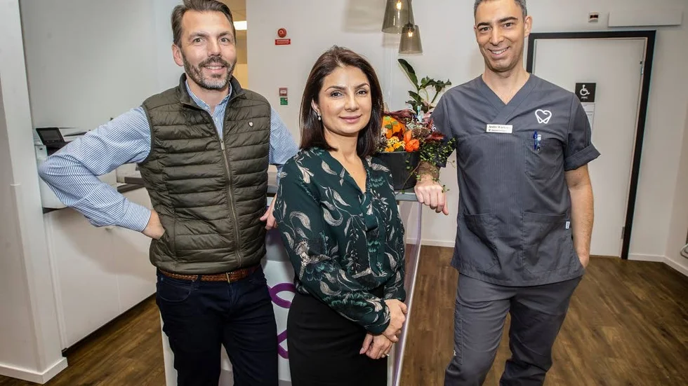 För ett år sedan öppnade makarna Diman Svensson och Carl-David Svensson tillsammans med klinikchefen Delir Sharifian sin tandläkarklinik i Gränbystaden.