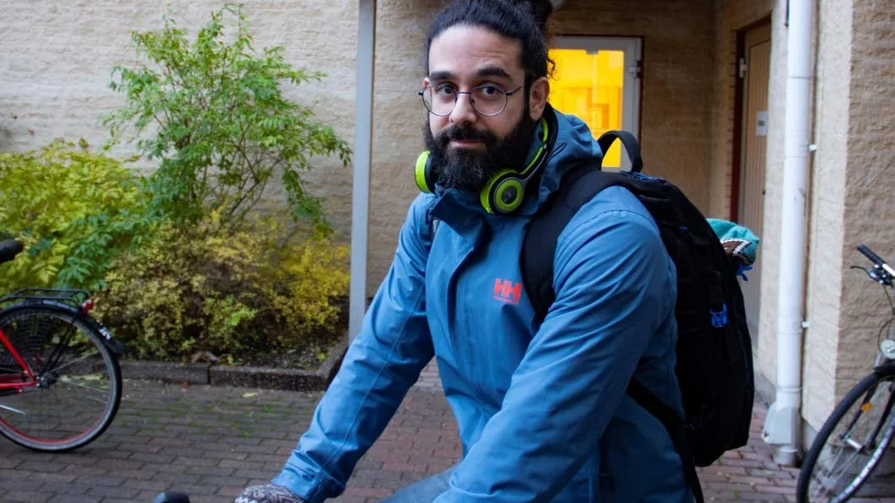 Behdad Tarbiat flyttade in i grannhuset för mindre än en vecka sedan. Tidigare bodde han på Djäknegatan där en skottlossning ägde rum under förra året.