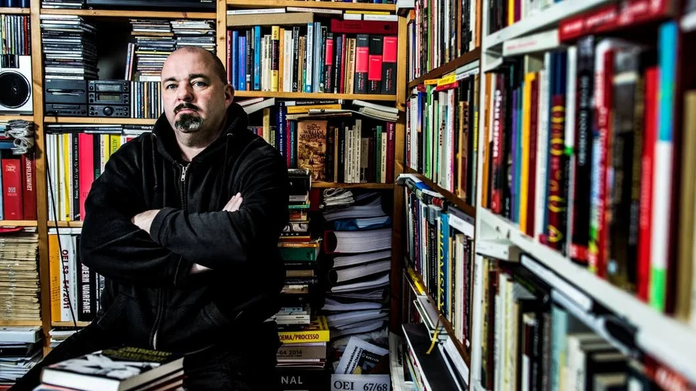 Poeten Johan Jönson är i januari aktuell med "Marginalia/Xterminalia".