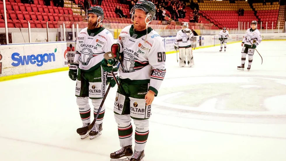 Tidigare Ais-duo. Daniel Ljunggren och Måns Hermansson (t v), som inledde denna säsong i Ais innan han tidigt vände hemåt igen, ligger med Tingsryd precis bakom Uppsalalaget.