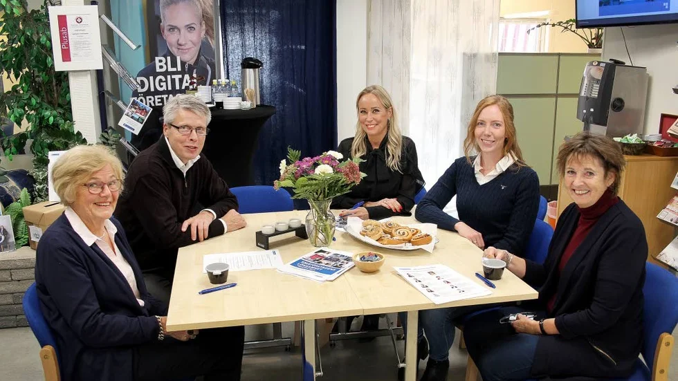 LRF Konsult presenterar rapporten småföretagens lönsamhet 2018. Främst kunderna Gunilla Hakelius och Eva Utterstam, samt Stefan Jansson, Jennie Forsvik och Fanny Altén från LRF Konsult.