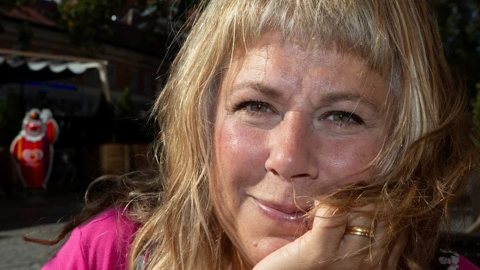 Stina Wollter som debuterar med boken "Kring denna kropp" kommer till Bokens dag 23 oktober.